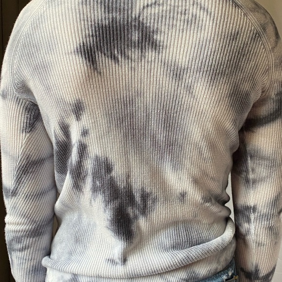 American Eagle Top - Picture 2 of 2